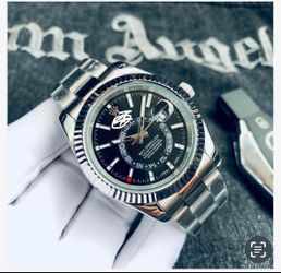 Mens watch $200, Watch Comes With Box And Papers