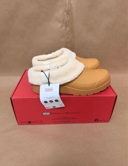 Hunter Sherpa Clog Mules Women’s Size 9 Brand New In Box