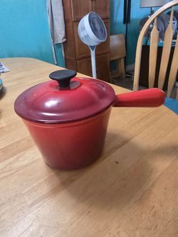 Vintage Le Creuset cast iron fondue pot