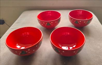 Set of 4 Christmas Tree
6" Cereal Bowls by Waechtersbach Germany