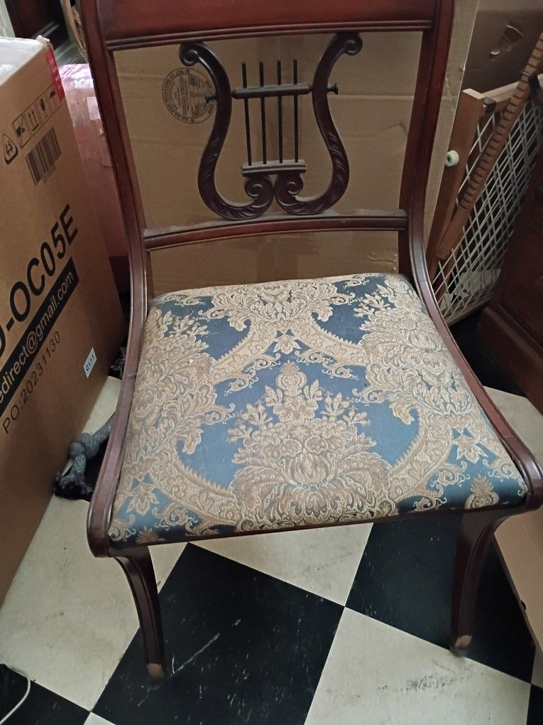 Single Duncan Phyfe Lyre Chair