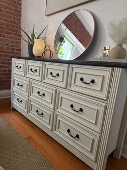 Dreonna Farmhouse 10-Drawer Dresser – 63”