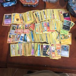 2015 -2016 Pokémon Card Lot OBO 