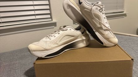 W Nike Versair. Size: 10