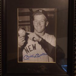 Mickey Mantle Autograph Photo