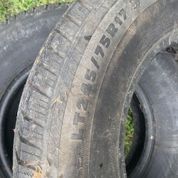 2 Lt 245/75r17 Michelin 