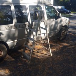 6 Ft Aluminum Ladder
