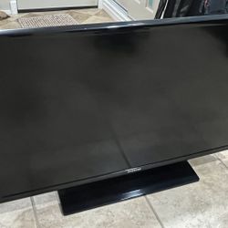 32” Samsung 720p 60Hz LED TV (comes with free Roku)