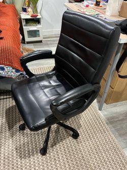Black Office Chair – Comfortable & Fully Functional