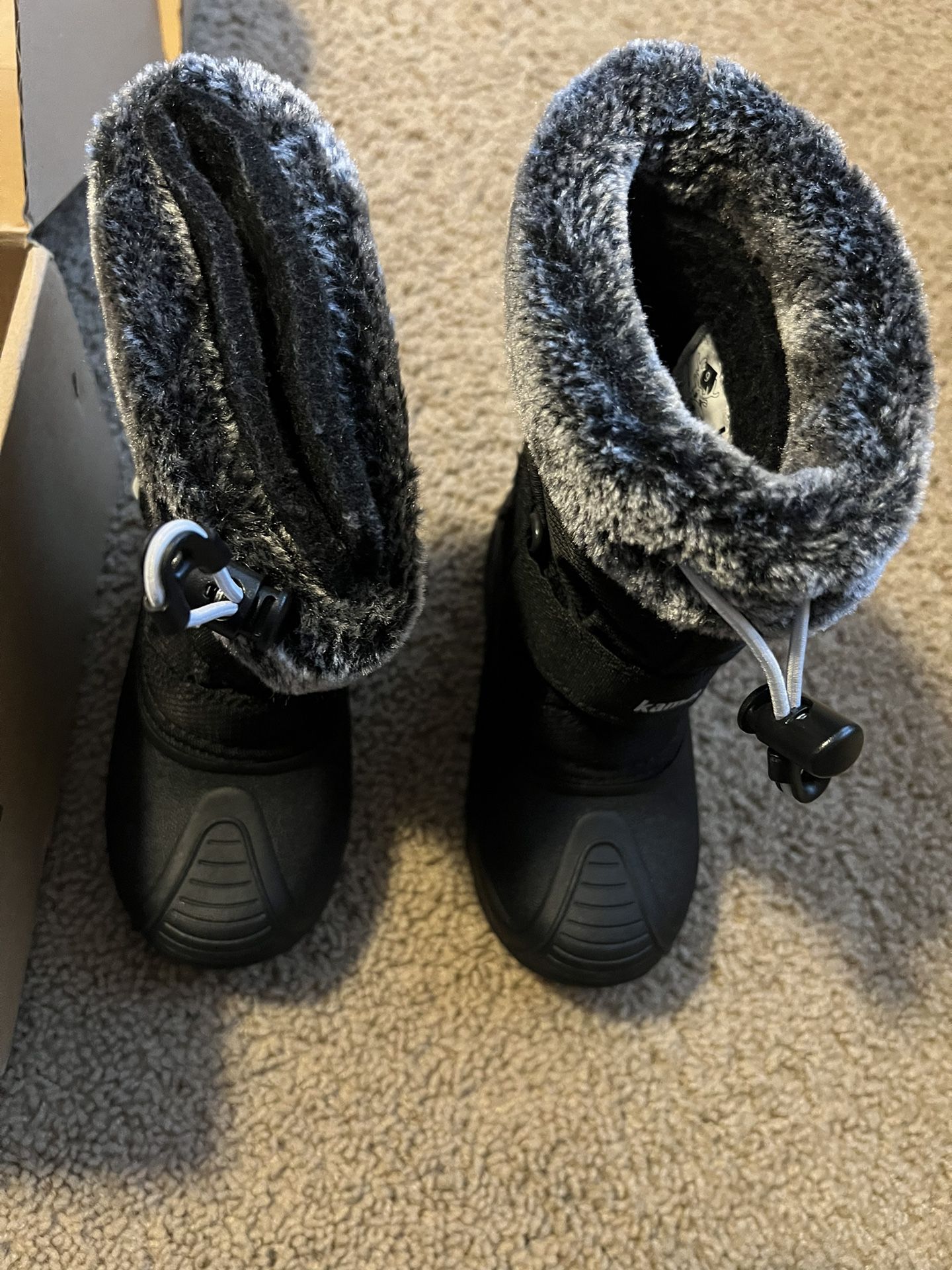 New Kamik Snow Boots Kids Size 9