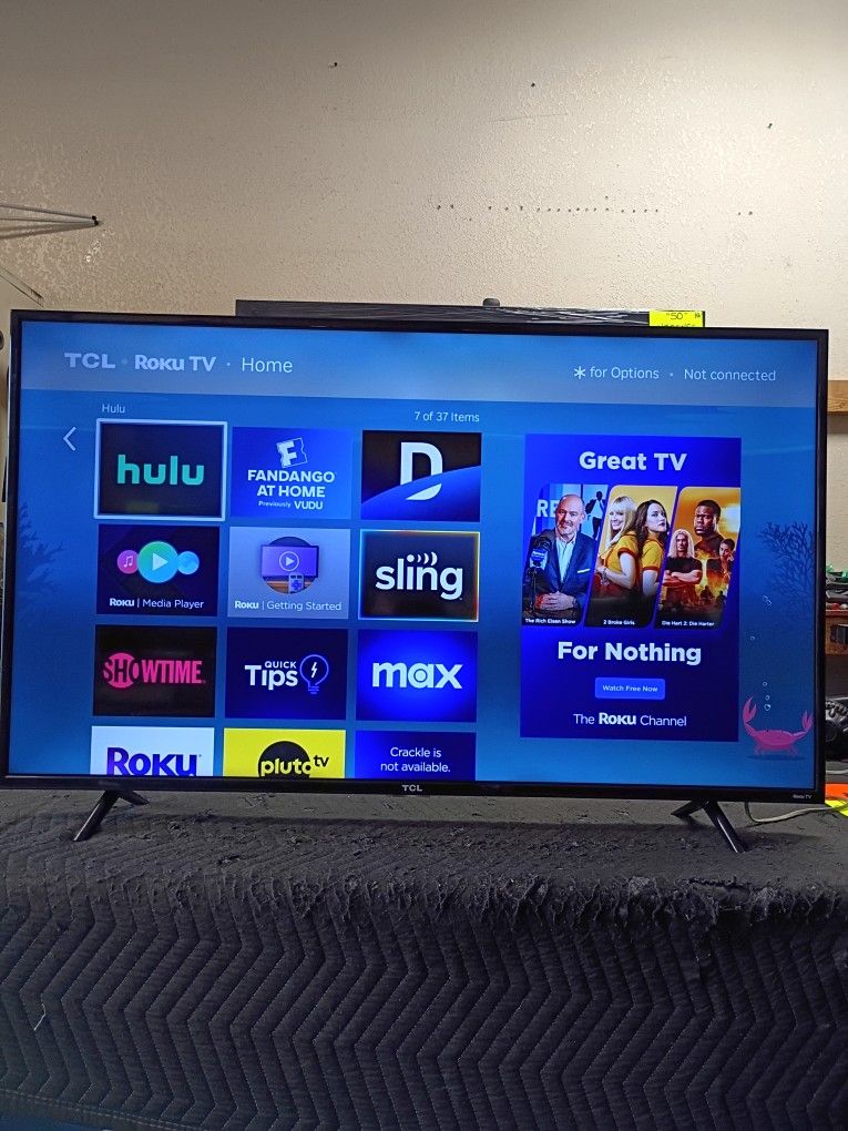 43 Inch ROKU TCL 4k Smart Beautiful Tv Comes With Remote Control Shows Great Picture Works Perfect Guaranteed 