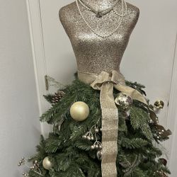 Mannequin Christmas Tree