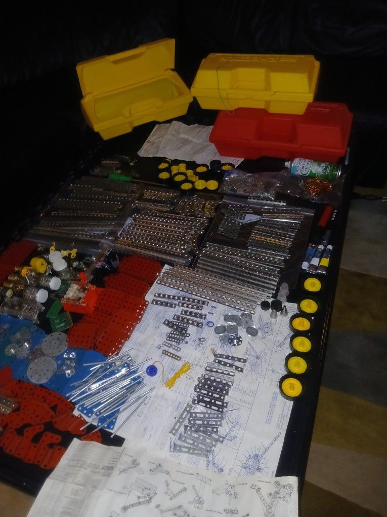Huge Lot Of Gilbert Vintage 1977 4 Complete Eletric,/motorized Toy Erector Sets!