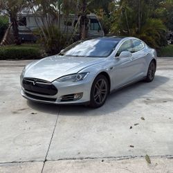 2014 Tesla Model S