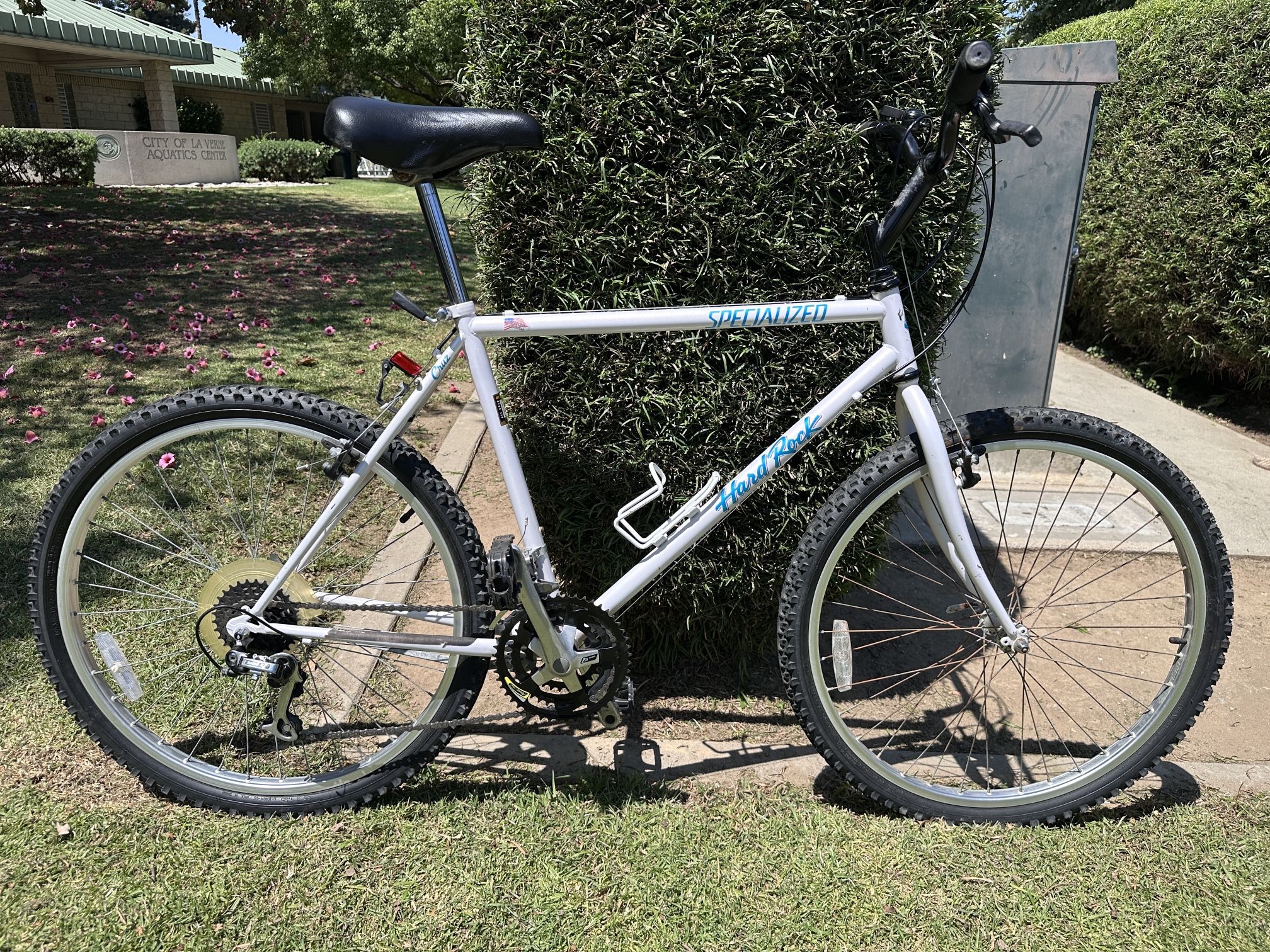 Specialized Rockhopper Mountain Bike Bicycle 