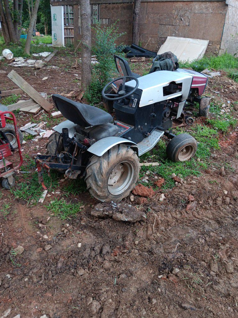 Craftsman GT18 Tractor