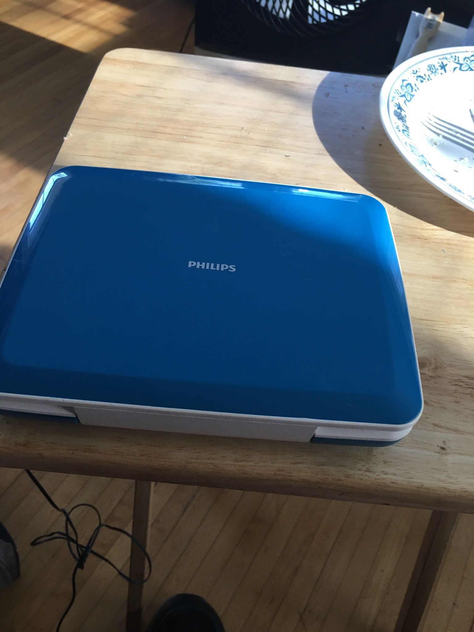 Blue/white philips portable dvd player