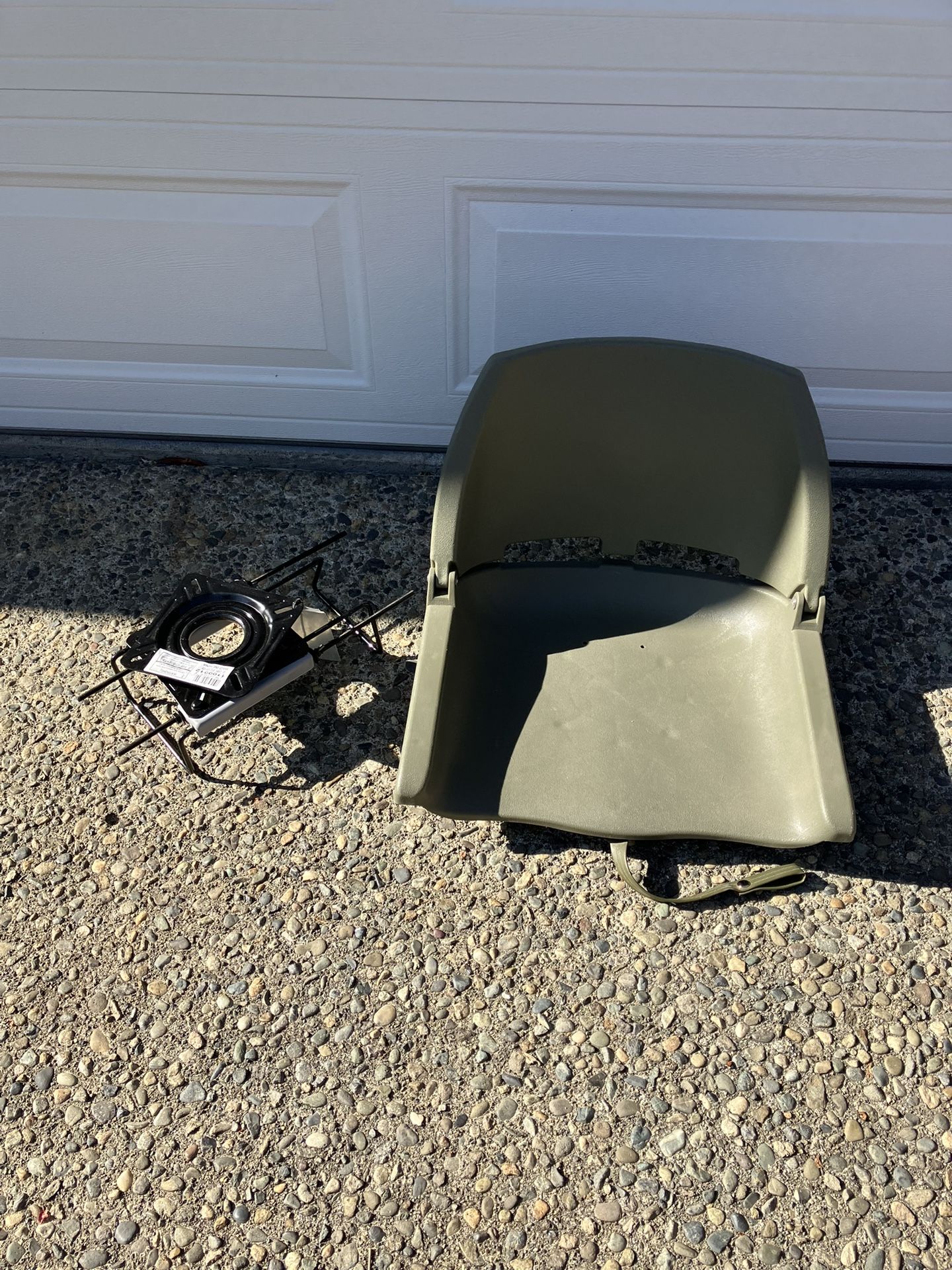 Boat Seat With Mounting Bracket