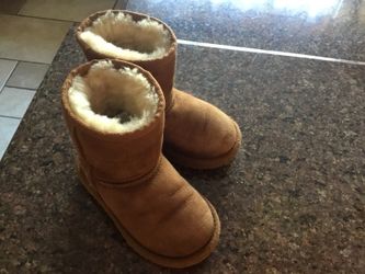 Authentic kids UGG size 9