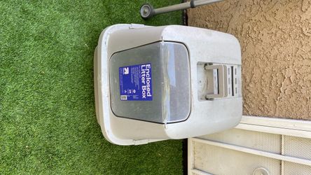 Cat litter box