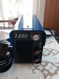 Maquina de soldar Italiana de 220 voltios y 140 amperes