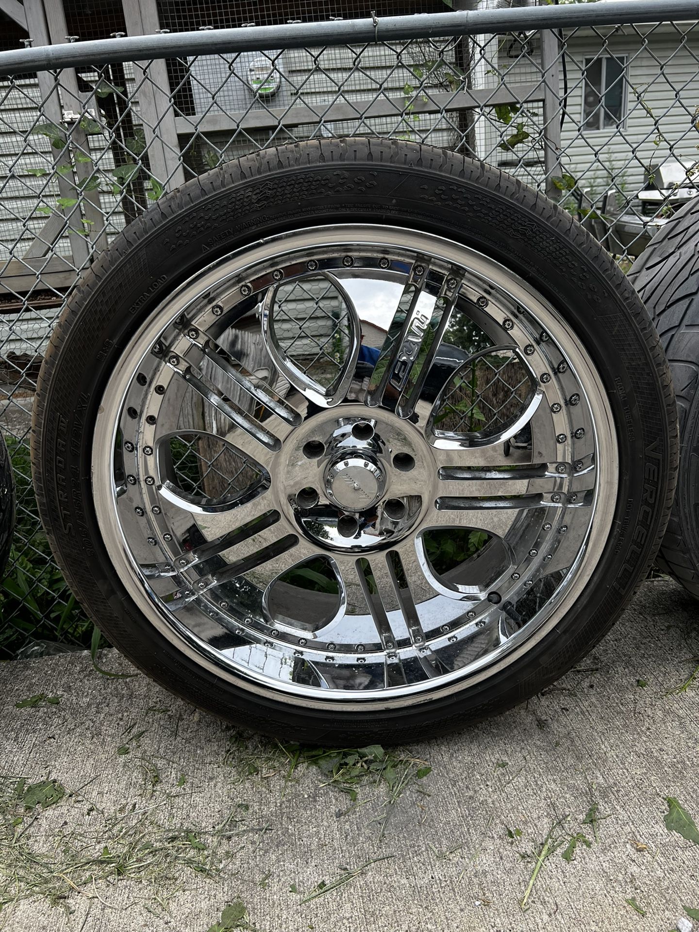 24 Lexani Rims For Silverado/ Tahoe /Yukon/GMC