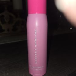 Authentic 💯 jeffrey star strawberry discontinued setting spray