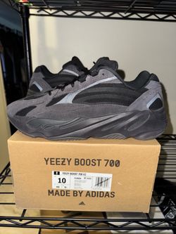 Adidas Yeezy Boost 700 V2 Vanta Sz 10