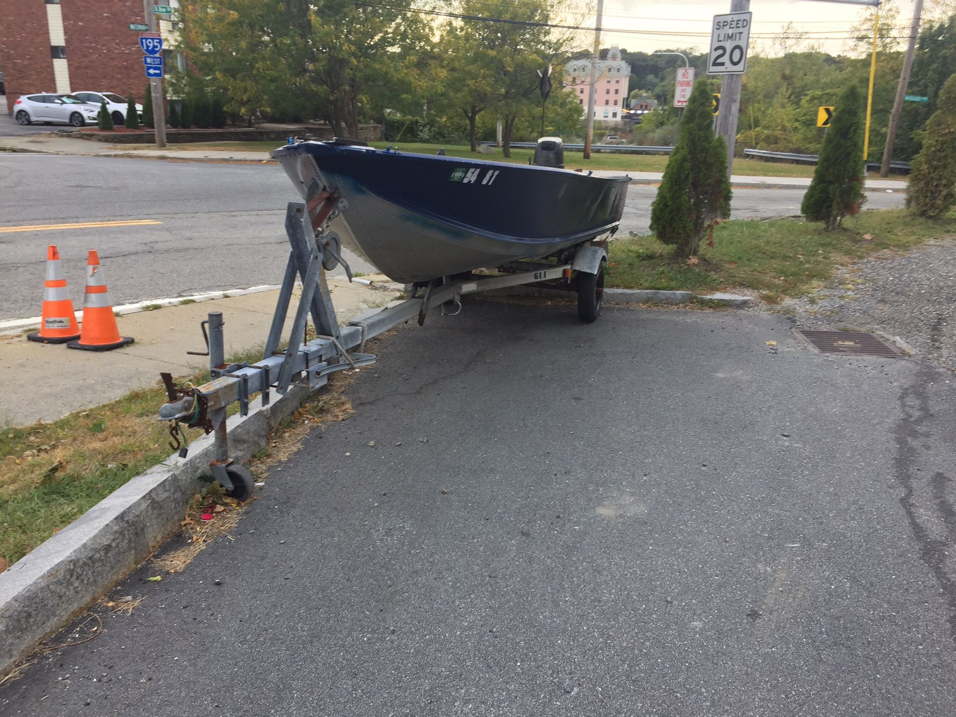 Aluminum boat 25 hp Suzuki