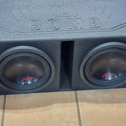 Alpine SWR-10D4 10"1000W RMS Each 3000W peak power handling, dual 4-ohm excellent condition