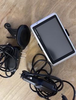 Garmin Nuvi 1300 GPS With Charger
