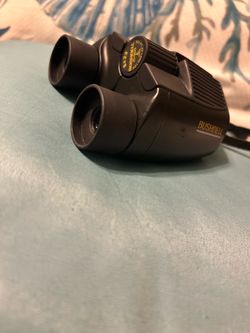 Brand NEW Bushnell  Binoculars  [.#1]