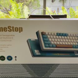GameStop 68 Key Swappable Mechanical Keyboard 