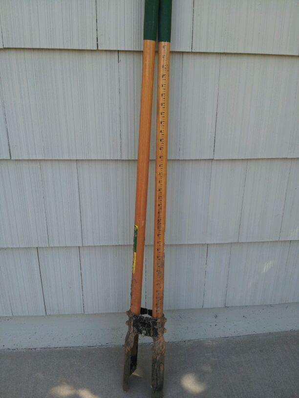 Vigoro 48 "post hole digger