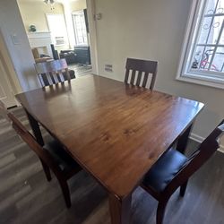 Extendable Wooden Dining table Set