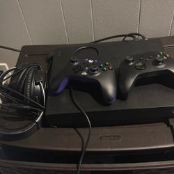 Xbox Series X 1T With 2 Controllers And Headset