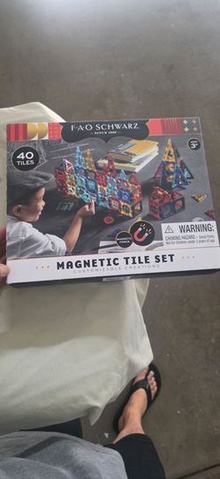 Magnetic tile set
