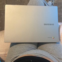 Samsung Chrome Laptop 