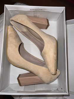 Woman’s Pumps 