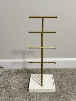 Amazon Basics Four-Tier Jewelry Tree Stand - White/Brass