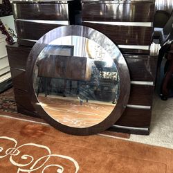 Aurora black big dresser wenge   (6) drawers  with mirror and 2 night stands  very good condition