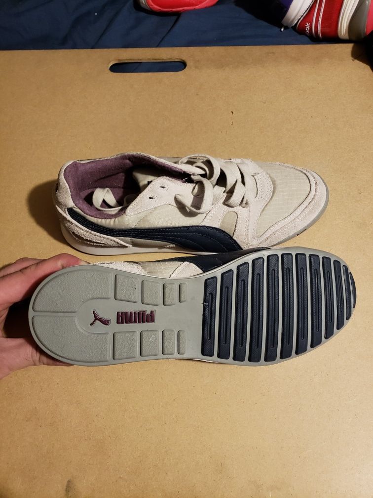 Puma tennis shoes
