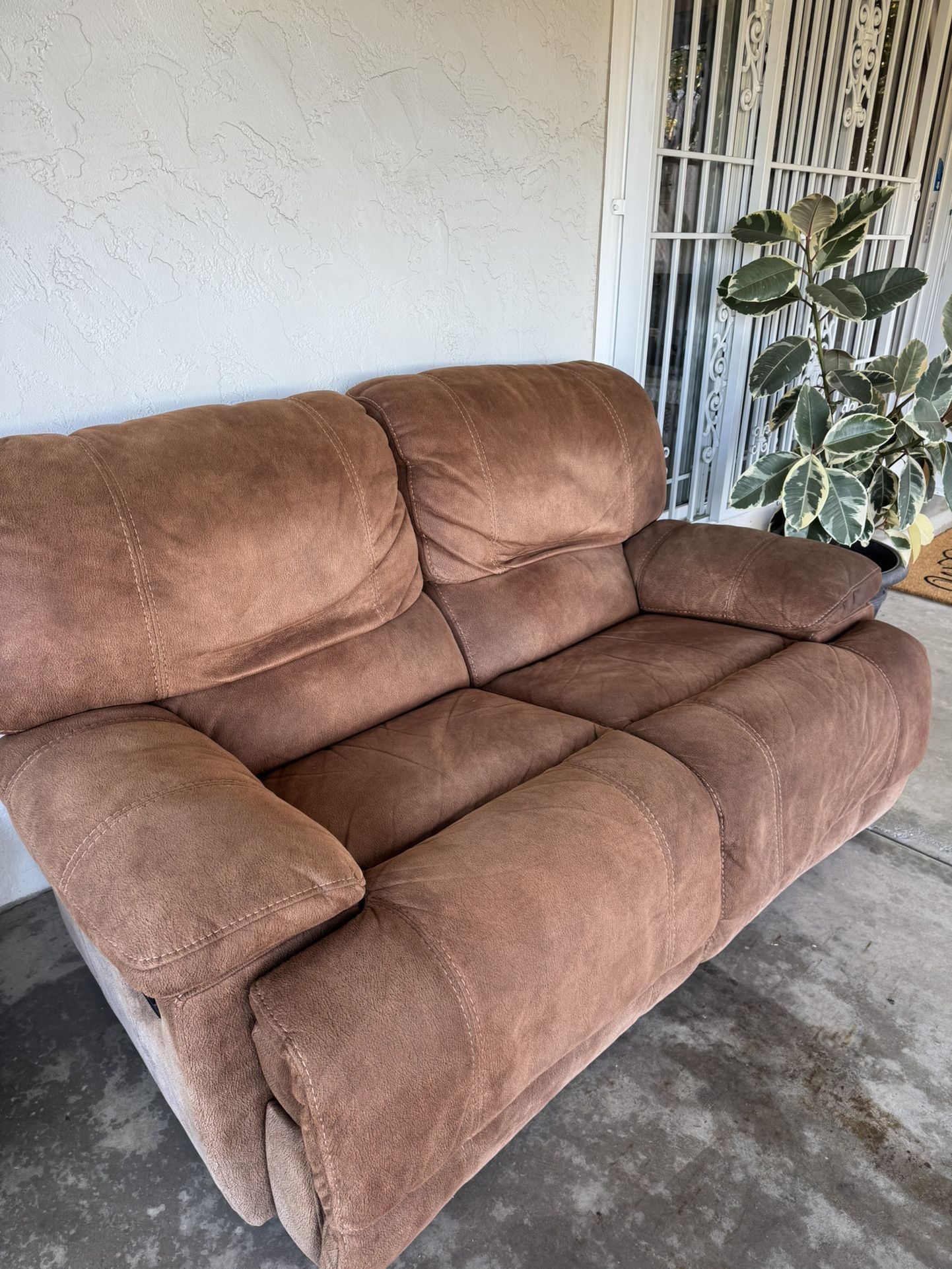 Recliner Loveseat 🥰