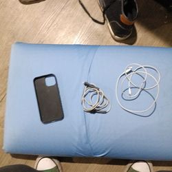 2 New Lightning Cables