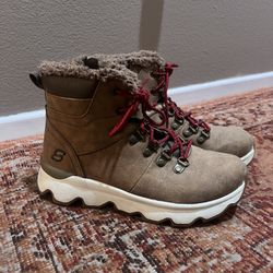 Skechers Hiking Boots Sz 7 