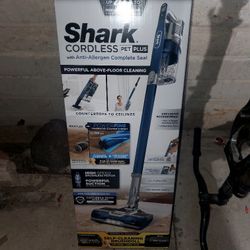 Shark Cordless Pet Plus 