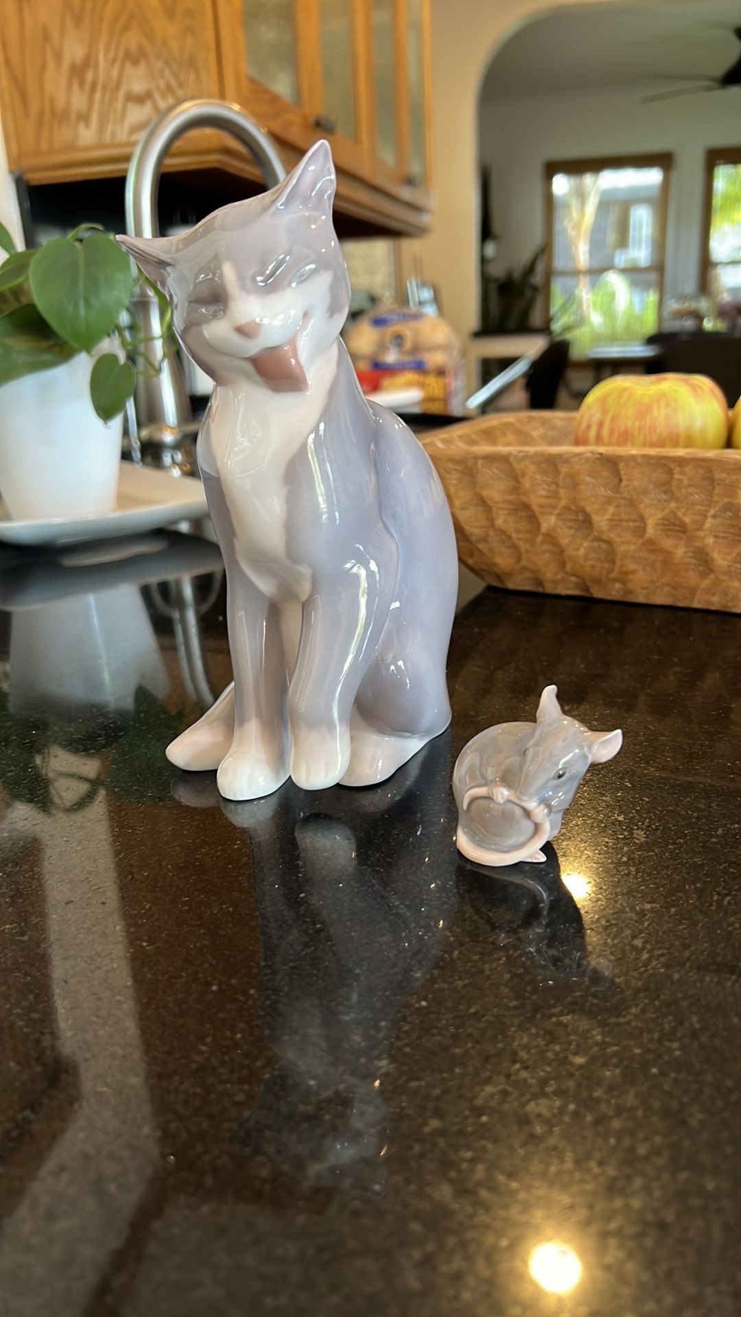 B And g #2256 Cat And Mouse Figurines