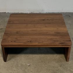 Sundays Form Coffee Table (American Walnut)
