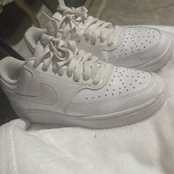 Nike COURT VISION Women Low Top Triple White Leather US 6