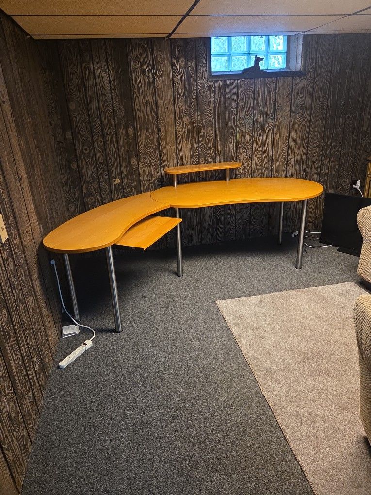 Large Desk